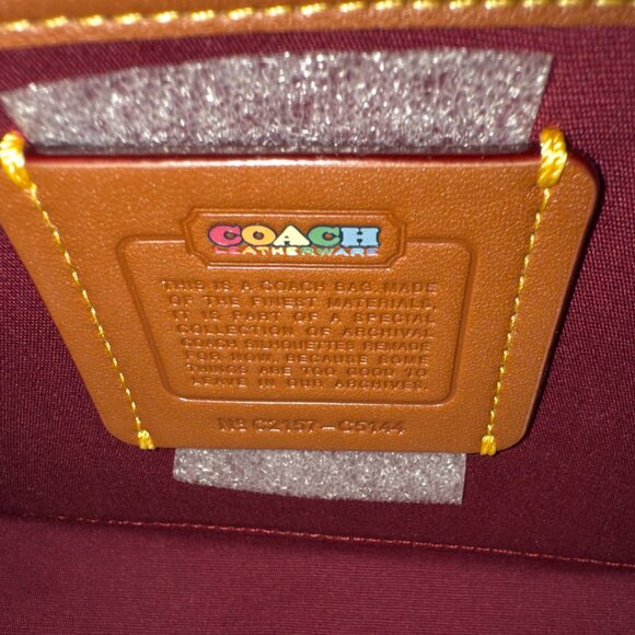 Nwt Coach Pride Kip Turnlock Crossbody In Rainbow Signature Canvas - Picture 8 of 8